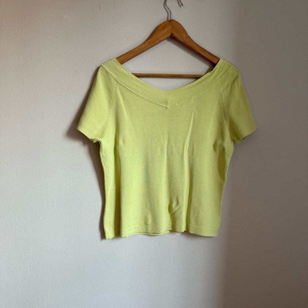 Talbots Petites Green Yellow Knit V-Neck Top Short Sleeve Size L Rayon